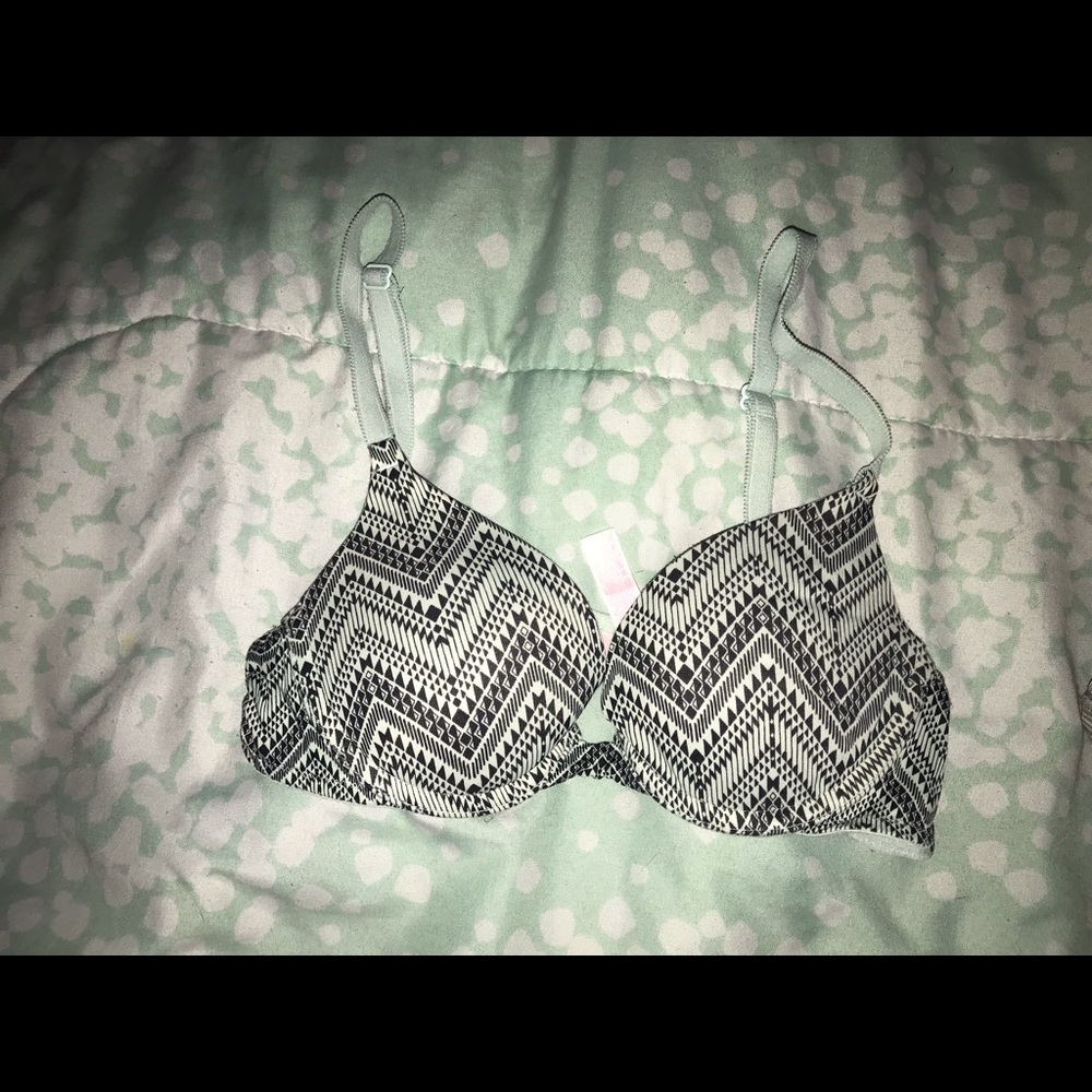 Victoria’s Secret pink bra 32 a